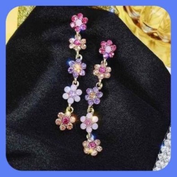 New Unique Pretty Cascading Multi Colorful Beauty Rhinestone Flower 🌸 Earrings - Picture 3 of 8
